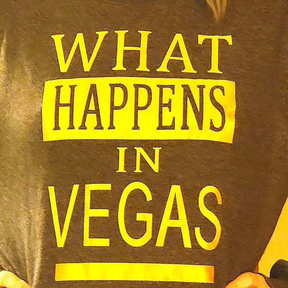 CREW NECK SWEATSHIRT GOLD LETTERING "What Happens in Vegas" PULLOVER Size Medium - Picture 4 of 7